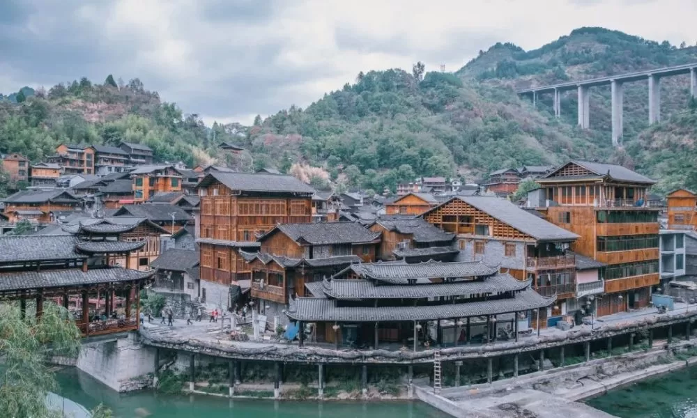 ÂN THI – PHƯỢNG HOÀNG CỔ TRẤN – TRƯƠNG GIA GIỚI – THẤT TINH SƠN – HỒ BẢO PHONG5